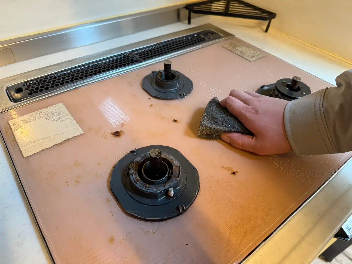 キッチン施工中